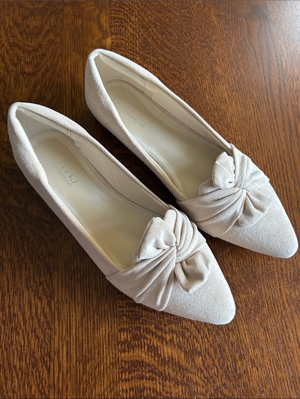 Knot-Front Pointed Flats in Light Beige — Musshoe Size 7.5